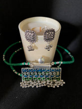 Load image into Gallery viewer, Dira - Green and Silver bead chain with Pendant
