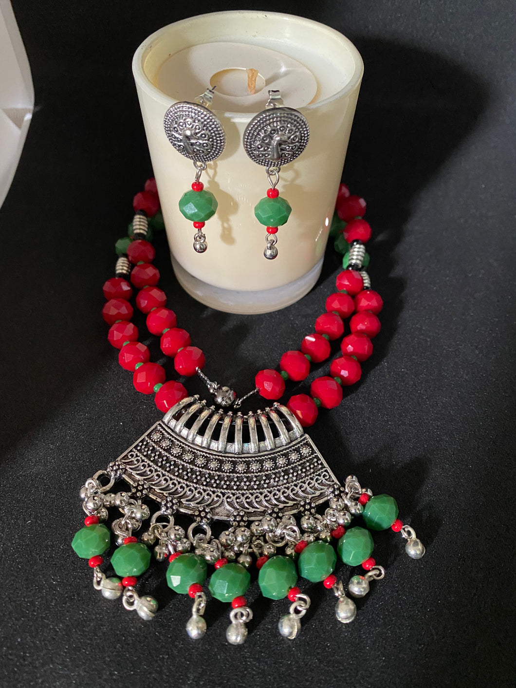 Dira - Red and Green bead chain with Pendant