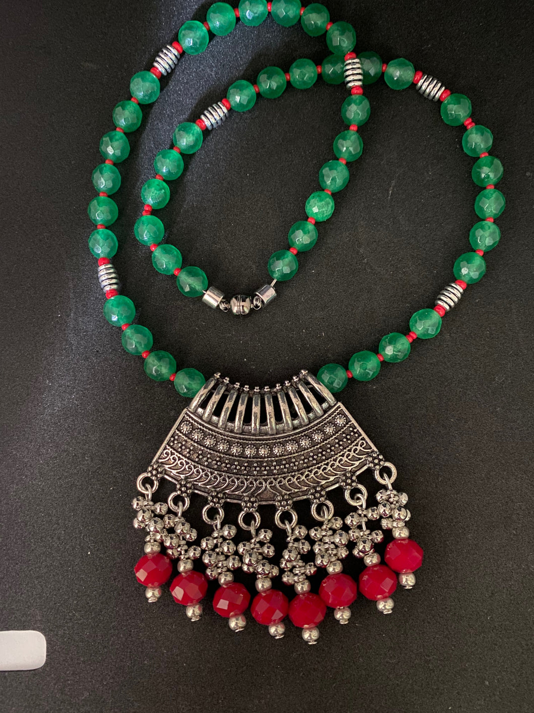 Dira - Green and Red bead chain with Pendant