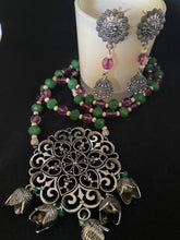 Load image into Gallery viewer, Dira - Pink &amp; Green bead chain with Pendant
