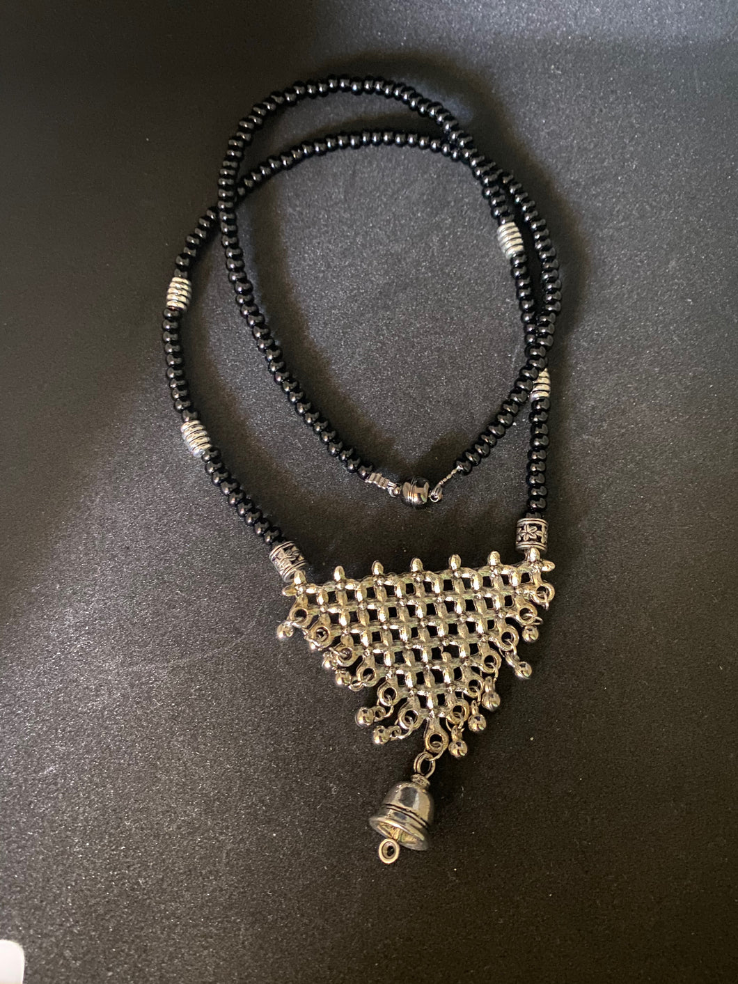 Kṛṣṇaḥ - Black Beads with Pendant