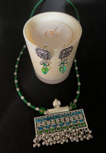 Load image into Gallery viewer, Dira - Green bead chain with Pendant
