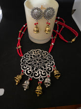 Load image into Gallery viewer, Dira - Red bead chain with Pendant
